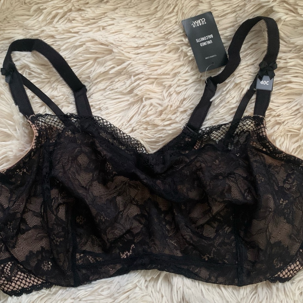 Torrid Lace Bralette 🖤